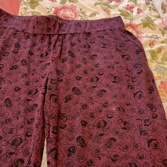 AnyBody pajamas Sz L - Picture 9 of 9